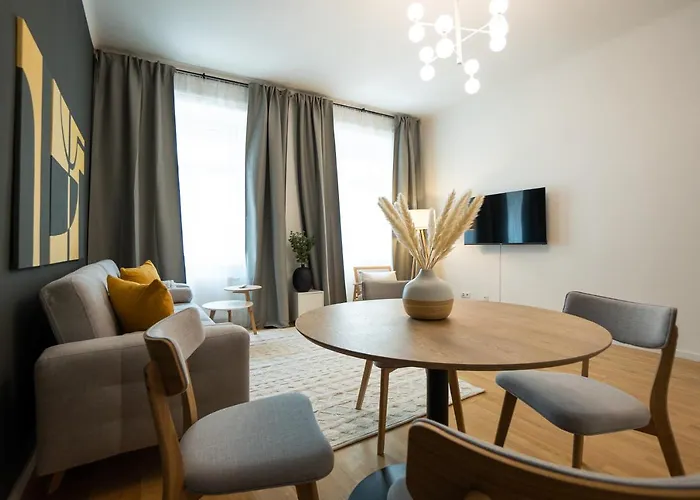Aesthetic Newly Renovated Apartment Located Near Belvedere Castle, 15 Minutes From Stephansplatz