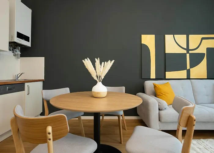 Aesthetic Newly Renovated Apartment Located Near Belvedere Castle, 15 Minutes From Stephansplatz