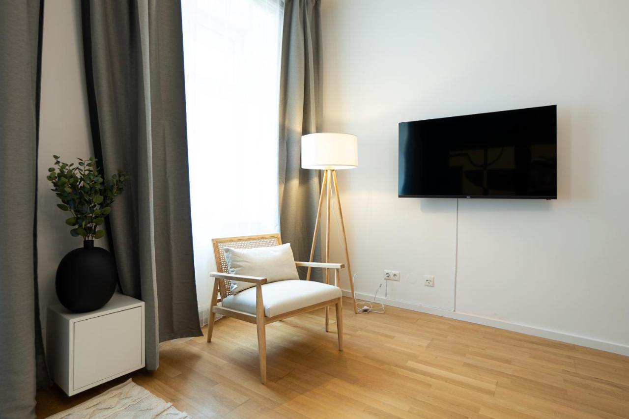 Apartment Aesthetic Newly Renovated Located Near Belvedere Castle, 15 Minutes From Stephansplatz Wien