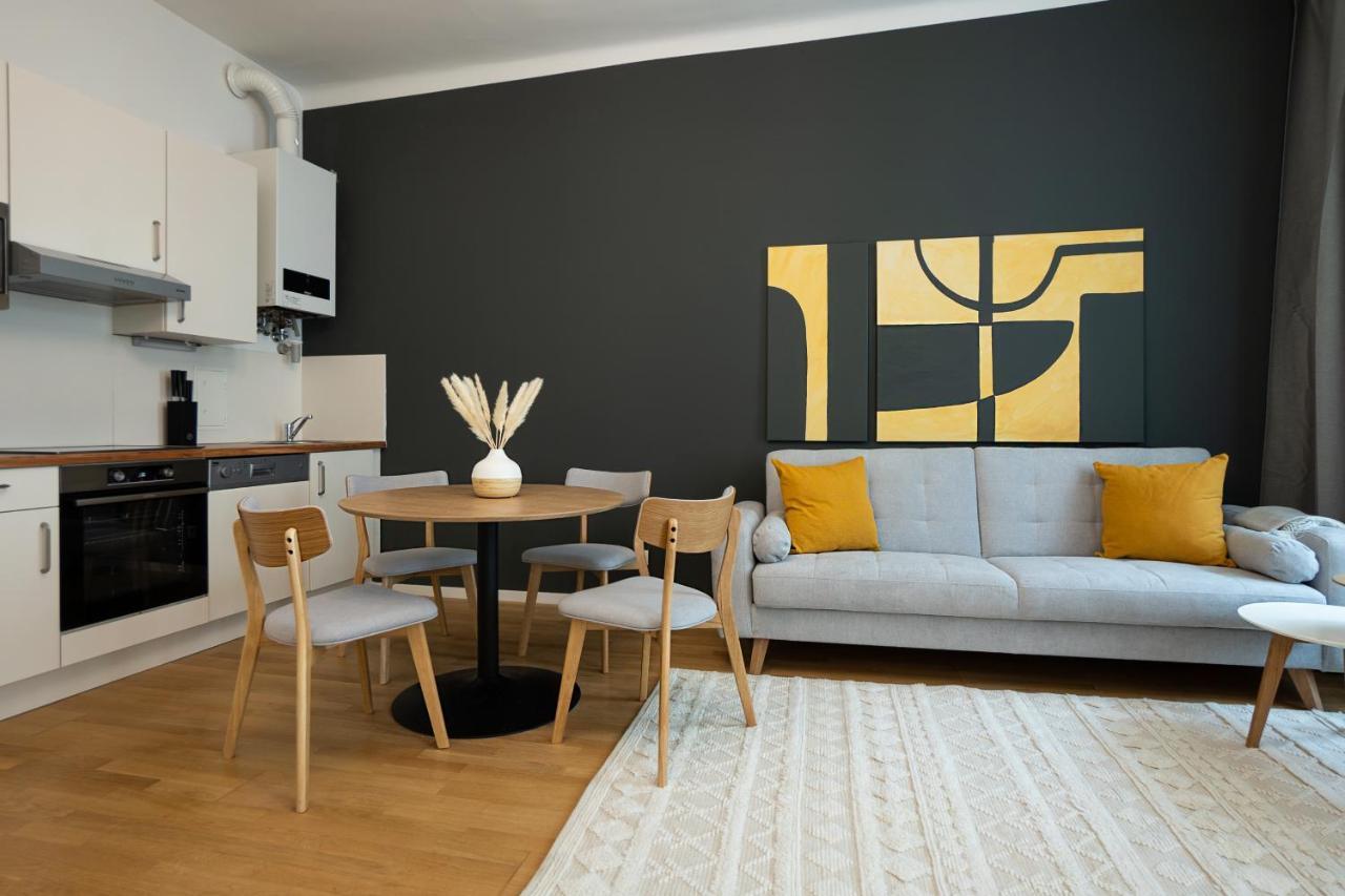 Aesthetic Newly Renovated Located Near Belvedere Castle, 15 Minutes From Stephansplatz Appartement Wenen